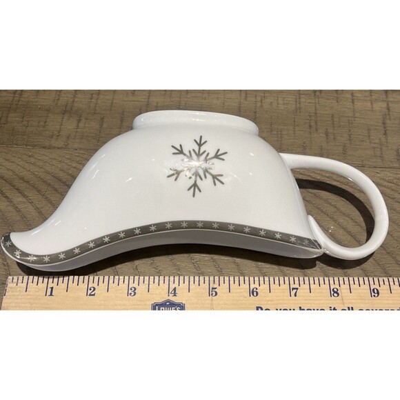 Target FIRST FROST 12oz Footed Gravy Boat Silver Snowflake Holiday 2010 Mint - Picture 8 of 8